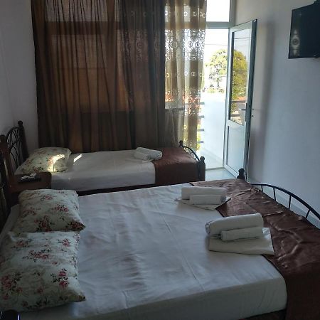 Guest House U Antoniny Gagra Bagian luar foto