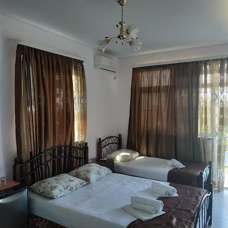 Guest House U Antoniny Gagra Bagian luar foto