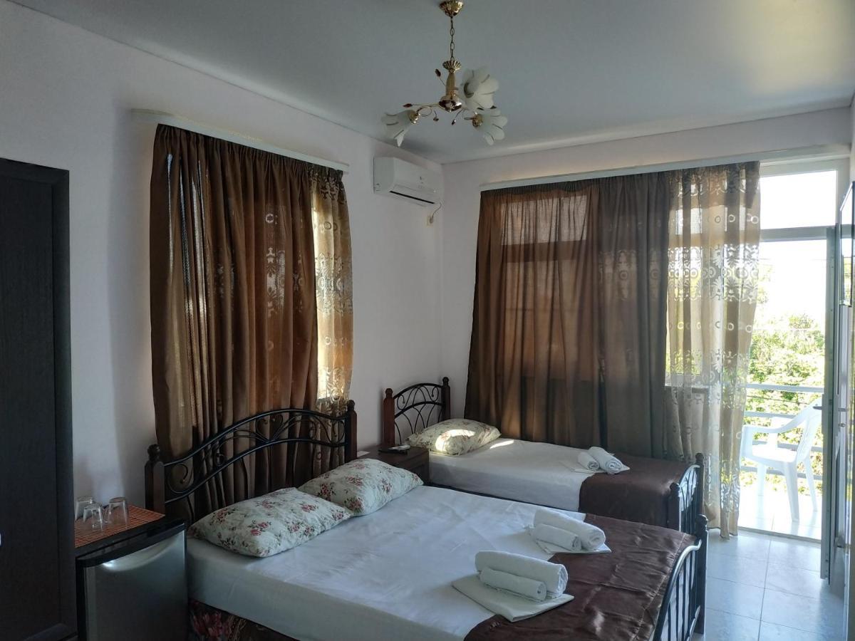 Guest House U Antoniny Gagra Bagian luar foto
